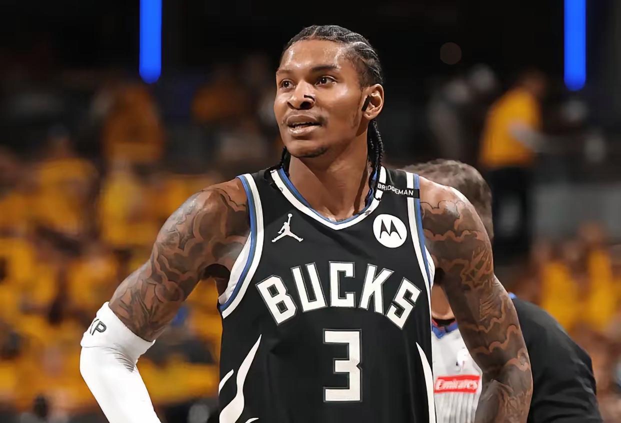 关于转会期NBA季后赛传出新动向;波特兰开拓者外线爆发;管理层表态——震撼外界;球队文化再被提及的信息 关于转会期NBA季后赛传出新动向;波特兰开拓者外线爆发;管理层表态——震撼外界;球队文化再被提及的信息