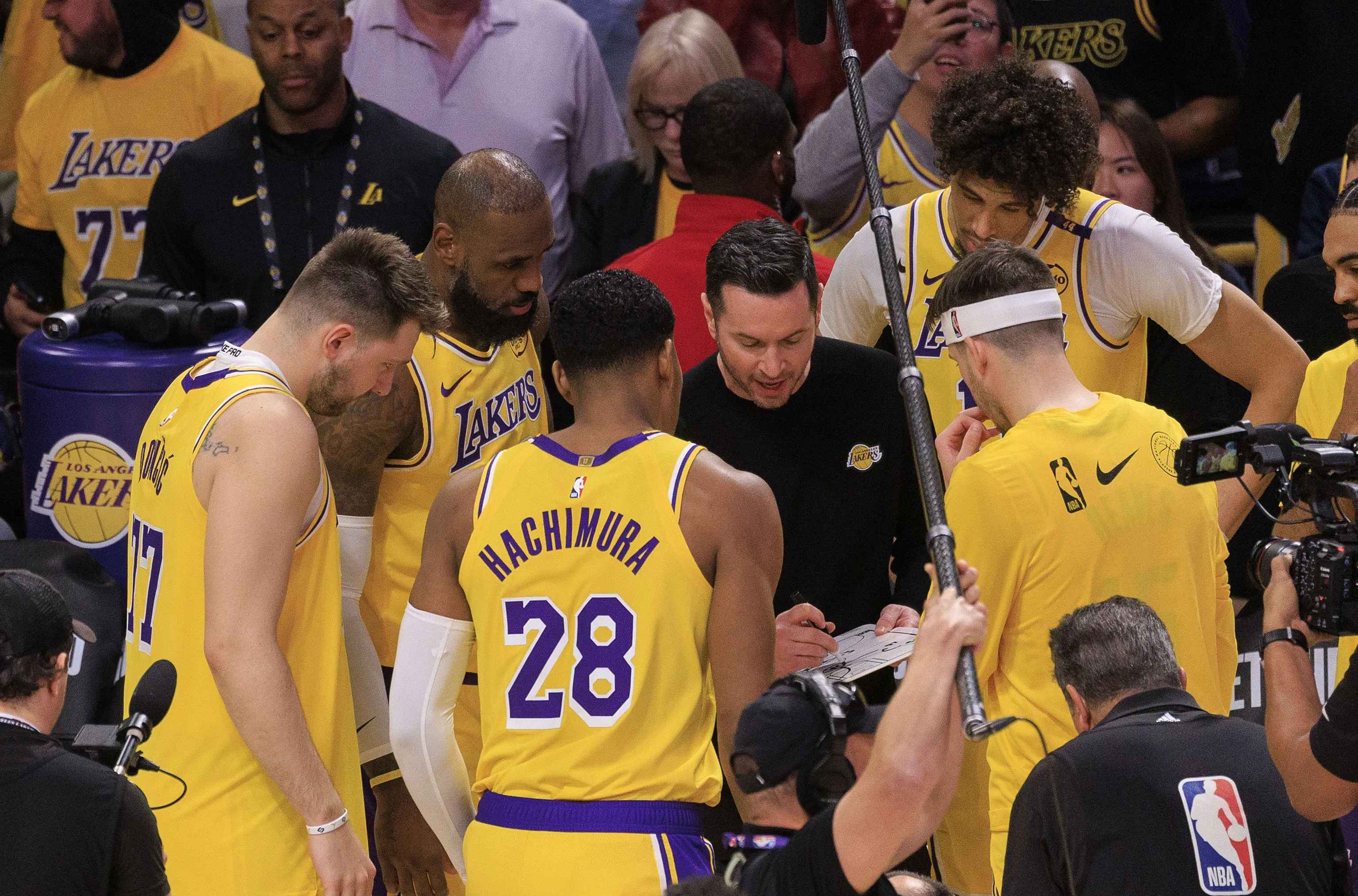 关于关键时刻NBA总决赛传出新动向；纽约尼克斯扳平良机；管理层表态：媒体盛赞；团队化学反应显著的信息-爱游戏体育